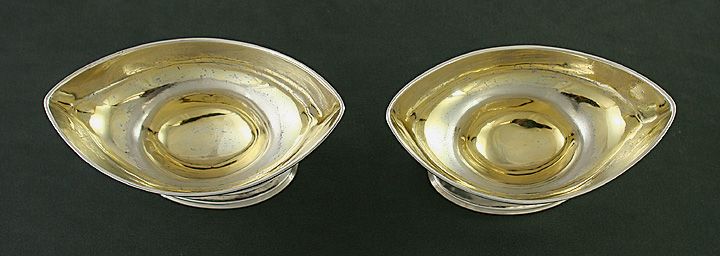 HAMMERED AMERICAN COLONIAL / 1700s COIN SILVER SALT CELLARS  